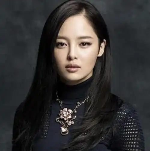 辛芷蕾:瘫痪父亲和姥爷相继去世,让我对成名和金钱充满了欲望