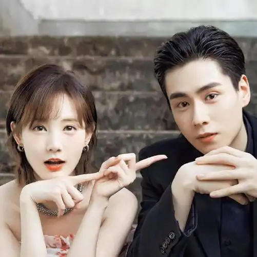 胡一天李一桐婚纱大片