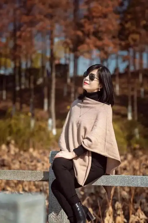 中年女士拍照怎么摆姿势优雅得体7个拍照姿势拍出秋天美照