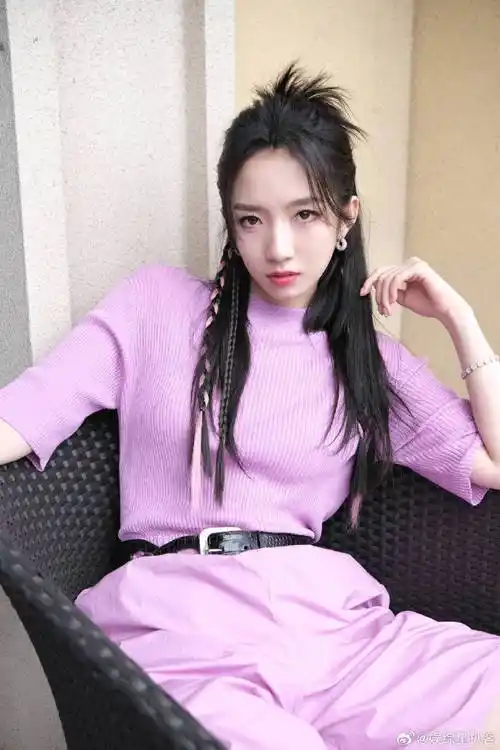 孟美岐认为自己没有火过#卡路里不算火过吗哦忘记了这个应该算团蹈梃