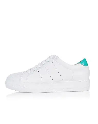 2016年新款白蓝色潮流时尚休闲单鞋