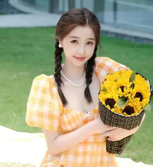 可爱减龄双麻花辫 扎个虞书欣同款尽显少女感_明星发型 - 美发站