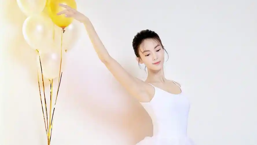 金晨时尚写真图片壁纸(5/19)