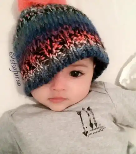 出生第一天就火了高颜值女婴睁开眼护士我还是第一次见