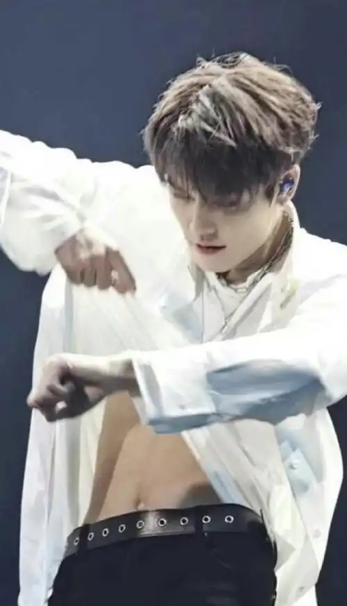 林彦俊的腹肌～www…直接被撩到了yyds#林彦俊我在时间的尽头等你