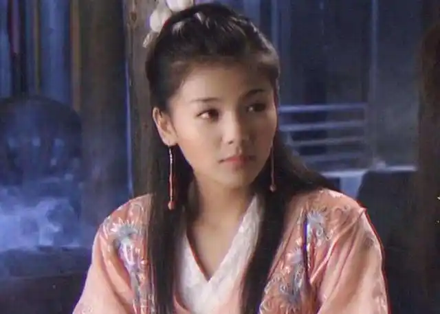 此后,她便开始在演艺圈活跃,《天龙八部》,《白蛇传》以及《老有所依