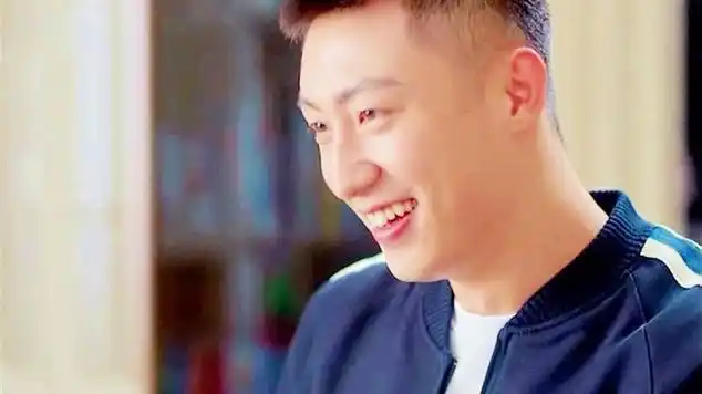 夏初兴奋不已,这也太甜了|励志片|爱上特种兵|黄景瑜|李沁|青春片|夏