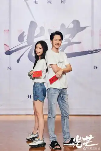 张新成《光芒》开机现场高清图来袭 锋芒初露,期待程亦治