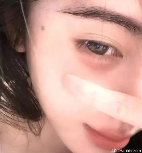 #鞠婧祎素颜怼脸拍#