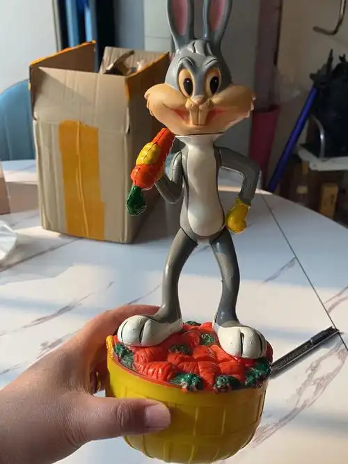 70年代兔八哥摆件