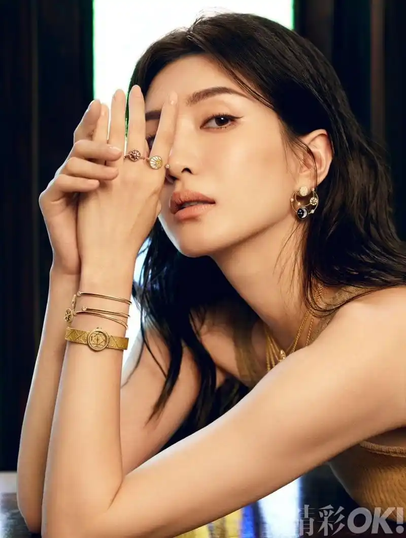 江疏影精彩ok封面大片#真是太喜欢江疏影的穿搭,她的呈现也是给了