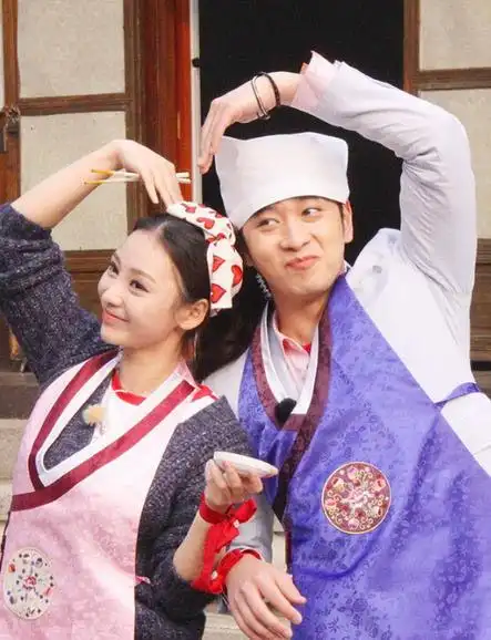 柳岩承认与2pm灿盛恋爱:已见父母 领证太早