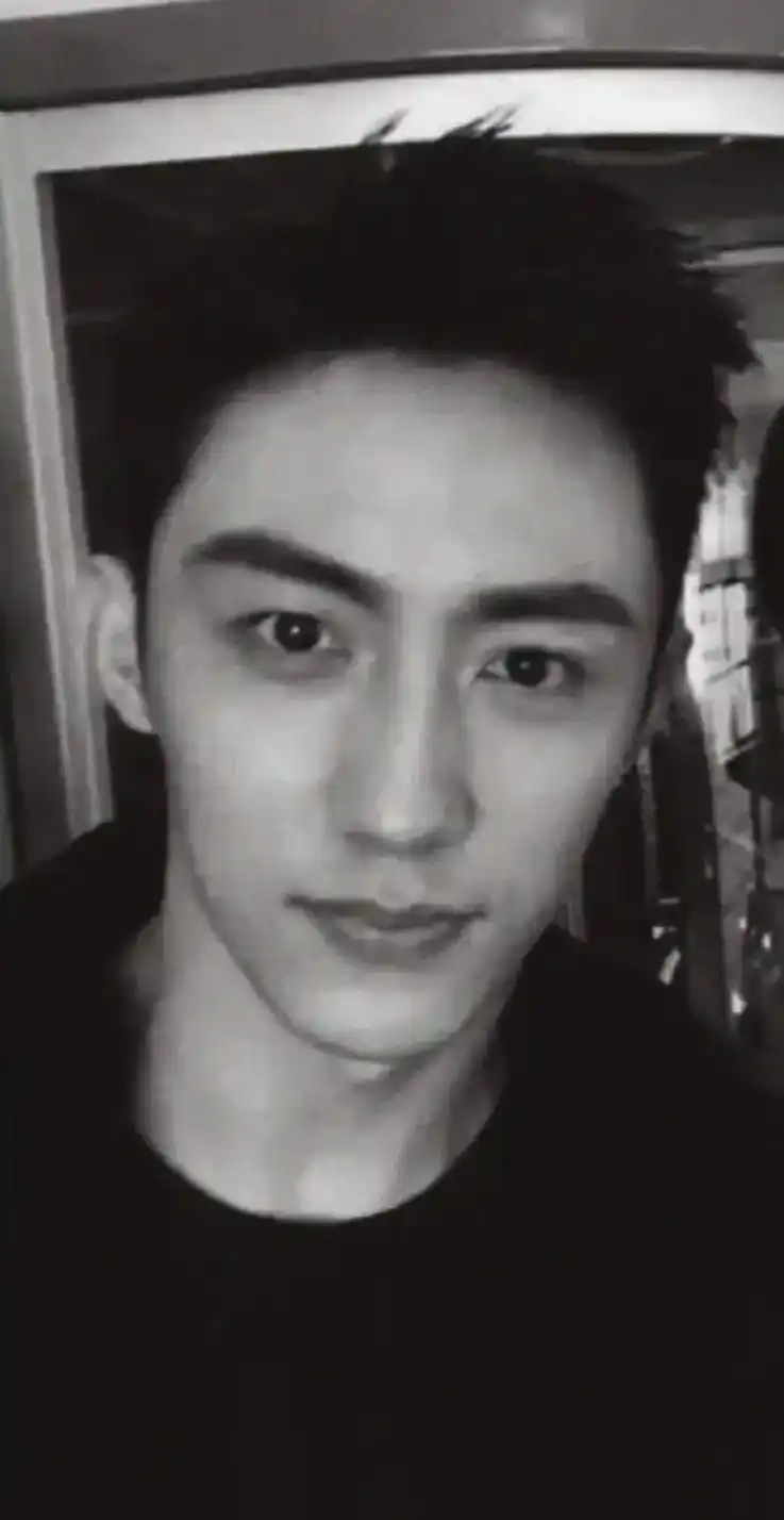 一些早期自拍#黄景瑜 #生图 - 抖音