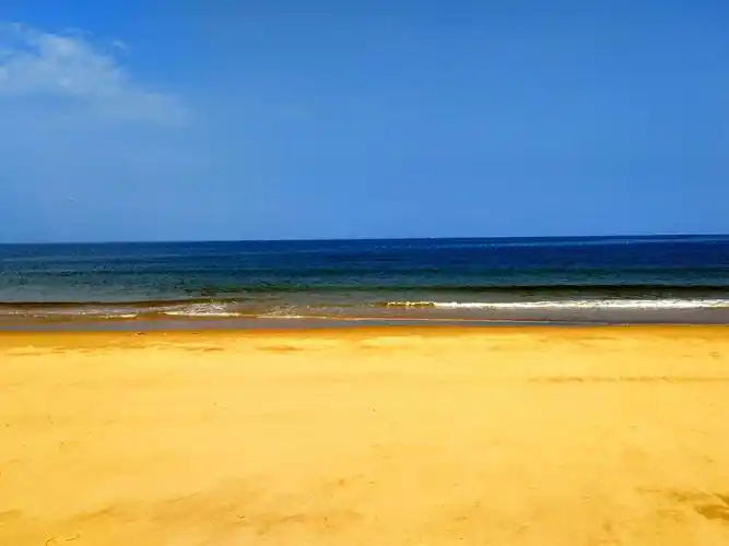 碧海蓝天金沙滩