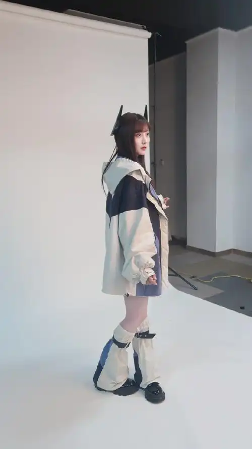 李艺彤胶个朋友