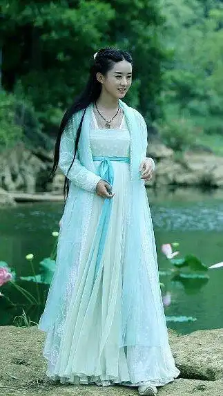 转采于2015-10-09 10:47:04花千骨  赵丽颖古装影视剧照晓迷—"雨"ギ