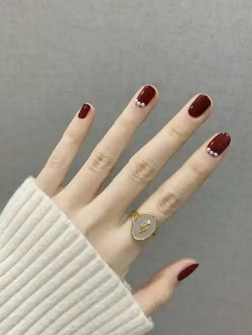 被问爆的100 款巨好看的新年美甲,安排上!