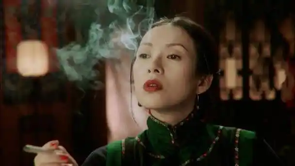 尤其是章子怡抽烟的镜头,可谓是风情万种,将一个风尘女子的形象刻画的