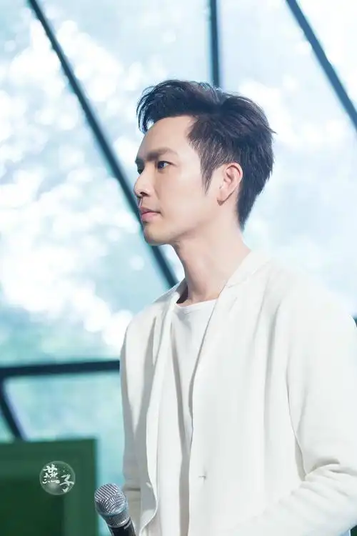 45岁的钟汉良,皮肤还是这么能打的秘诀竟是这个.