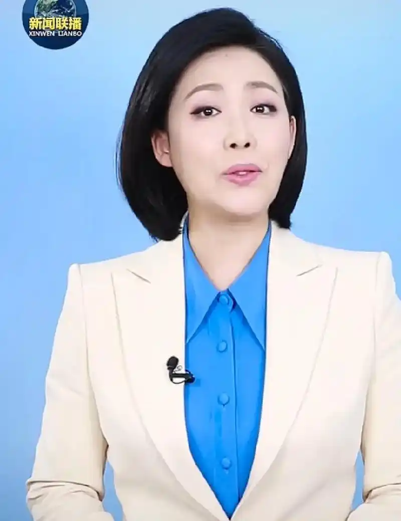 主持人文雅大方的形象也很适合新闻联播的节目形象制作一期图文展示一