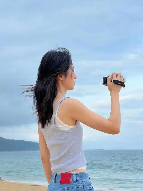 谁又被慵懒惬意的周雨彤微博美到了真的很爱周姐的生活态度