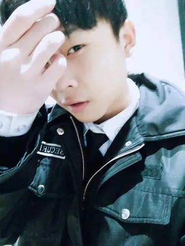 【帅男秀场】严京晗 19岁 天秤座 自由职业