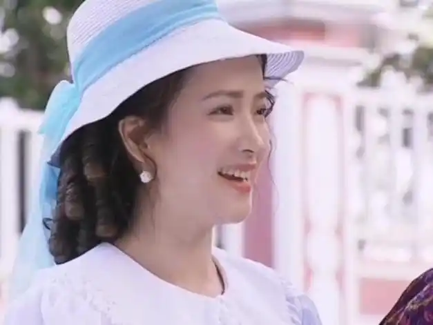 10位女星的"民国弹簧卷"造型,个个美得像洋娃娃,贵气扑面而来