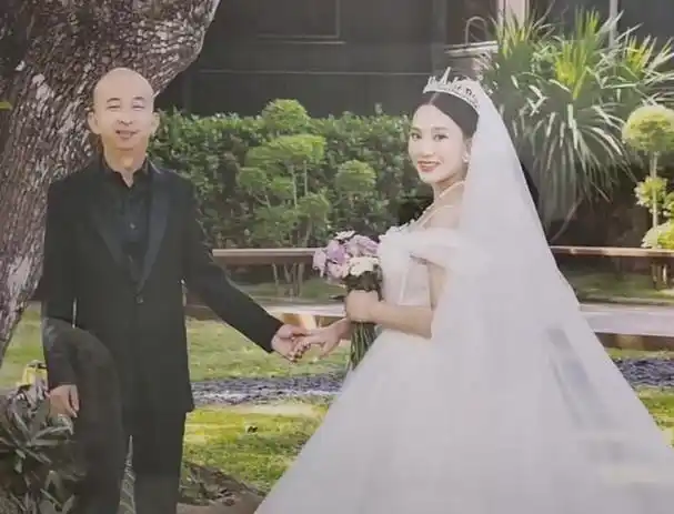 郭有才爆火没破防,郭有才买车没破防,看到郭有才老婆,我破防了