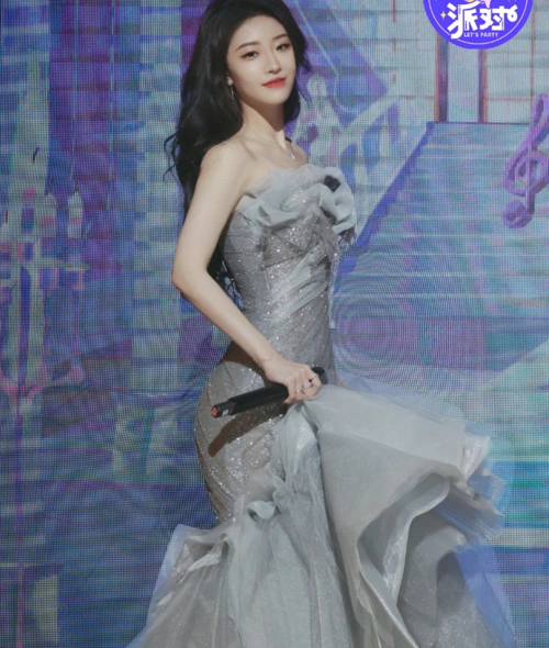 非日常派对收官官博晒the9海报成员造型用心精致