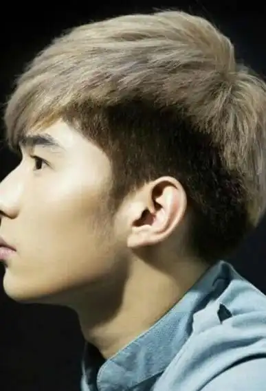 好看的短卷发男_最帅短发发型男士发型图片 - 乐享生活 - 阿奇号