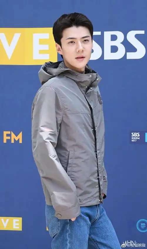 吴世勋上班路##吴世勋上班路新闻图