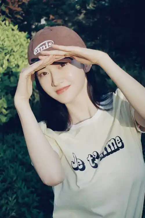 景甜甜美比心娇俏可爱素颜嫩白透亮惹人羡