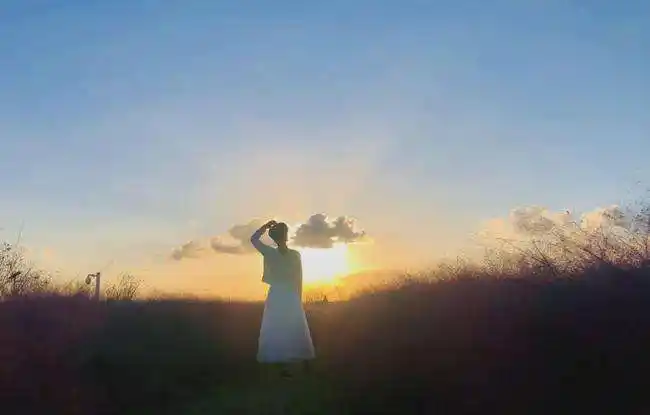 你说想要嫁给你 女人一旦认定了一个人就是一辈子了女人独处的唯美