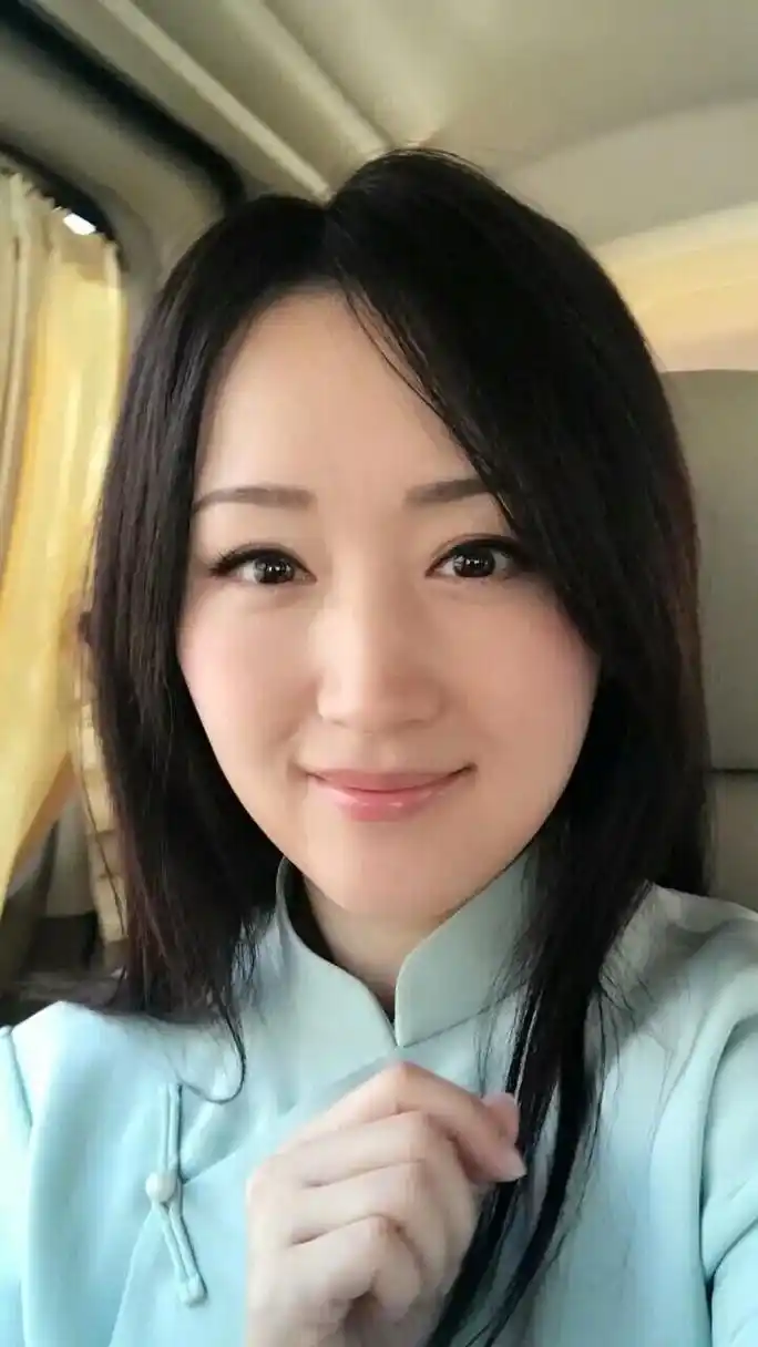 难怪爸爸年轻时把她当"梦中情人",原来杨钰莹这么美!
