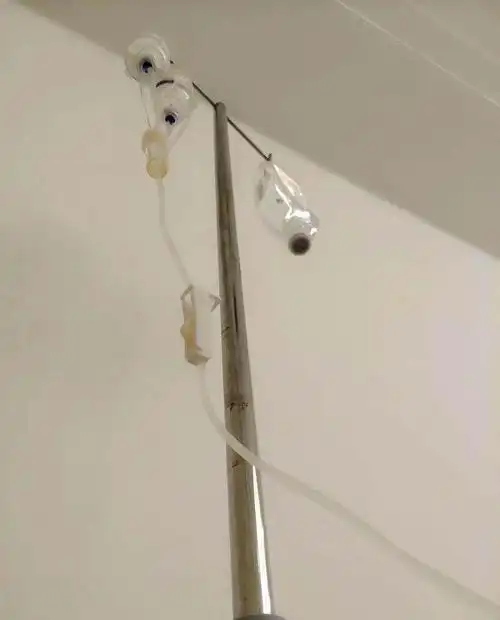 不知道是不是年纪大了,换季的高烧让我很是烦恼,连续打了三天的吊瓶