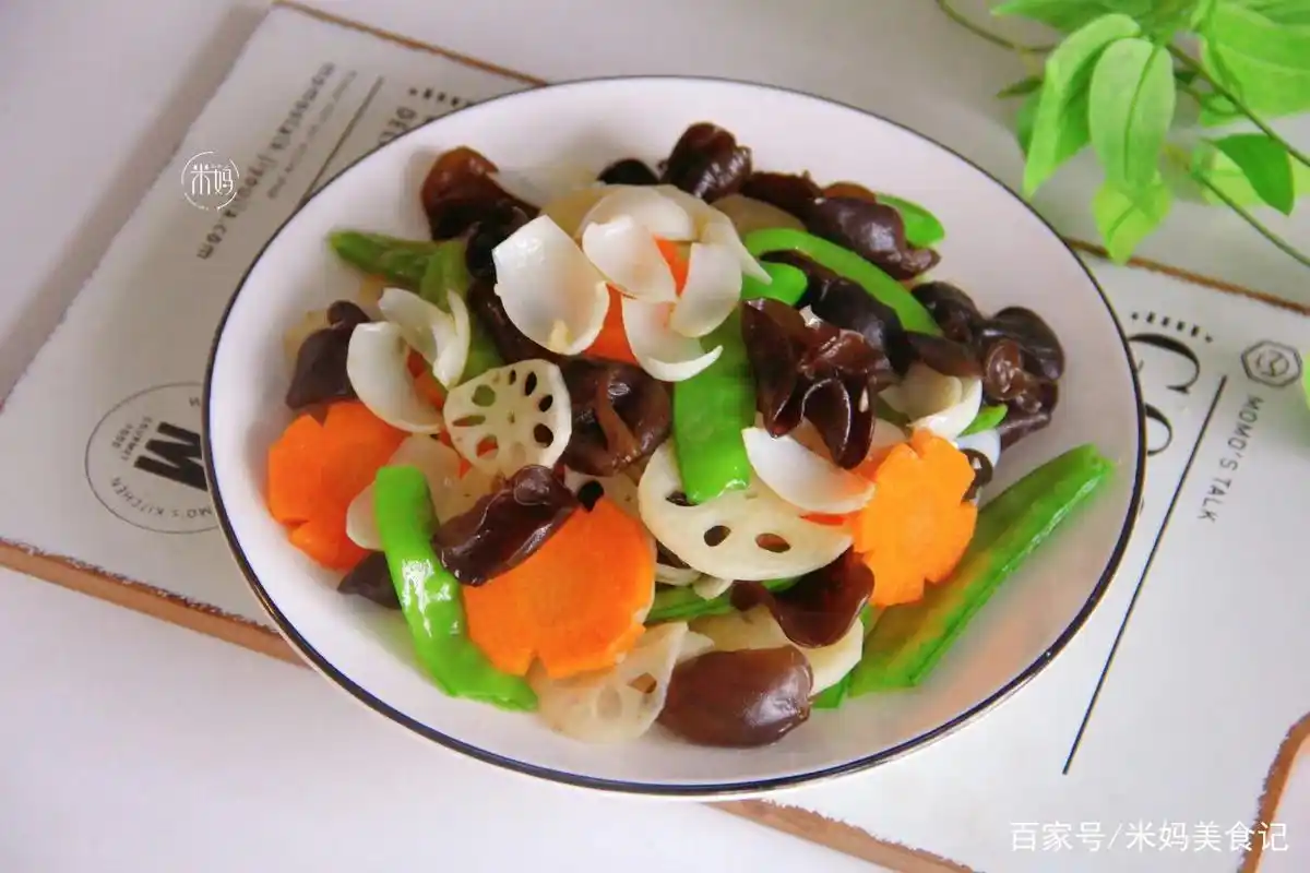 这几样素菜一起炒,太鲜美了,上桌比肉菜受欢迎,做法超简单