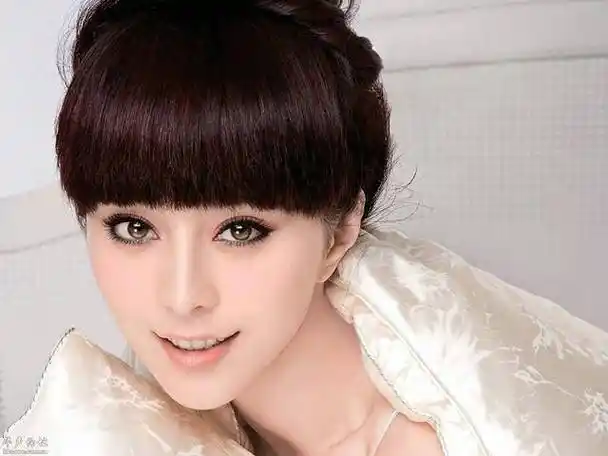 范冰冰1981年9月16日出生于山东青岛范冰冰是中国内地影视女演员,制片