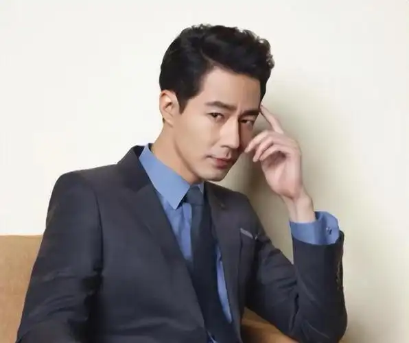 赵寅成:全智贤心目中男神,却遭金敏喜抛弃,现在41岁仍单身一人|孔孝真