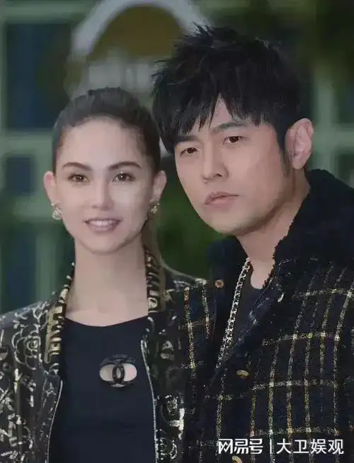 虽然昆凌周杰伦之间是有年龄差的,但是昆凌自己跟周杰伦相处的时候