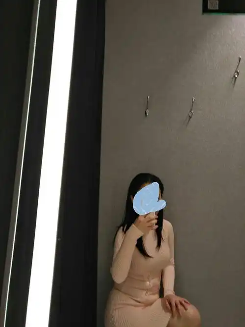 为什么男人喜欢胸大的女人?