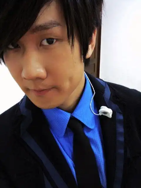 求林俊杰小酒窝特别明显的照片.