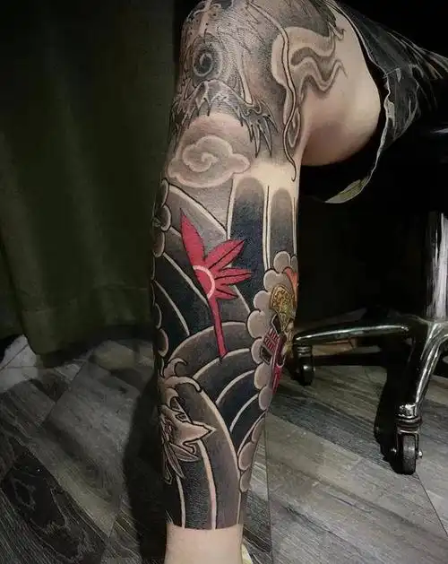 老传统花腿纹身图片_脚部腿部老传统纹身图案