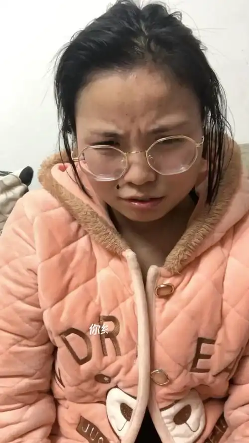 跟网恋男友奔现,嫌弃我长得丑,画个妆成功牵手男神