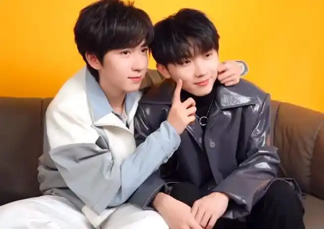 马嘉祺贺峻霖手舞足蹈##马嘉祺贺峻霖摇头晃脑