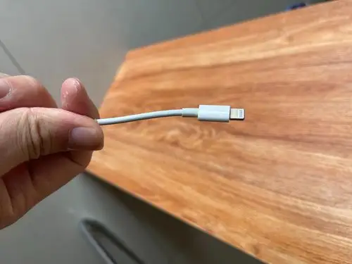 充电的时候充电线头的部分非常会很烫