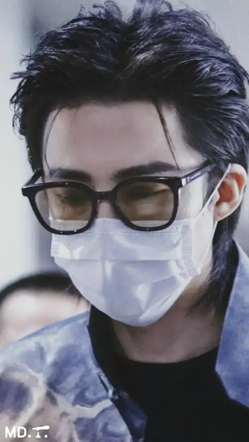 这额头,铁弟又控了0699@摩登兄弟刘宇宁