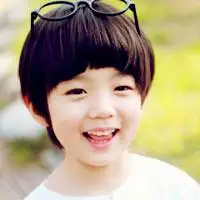 可爱小正太卖萌qq头像图片,淘气顽皮的小男孩小靓仔