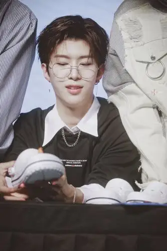 品牌活动(范丞丞&justin&朱正廷)