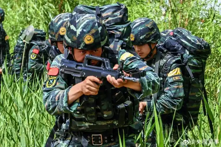 直击武警特战队员"魔鬼周"极限训练