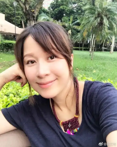 刘恺威第一任女友千亿媳妇的闺中密友今生三胎实在太幸福